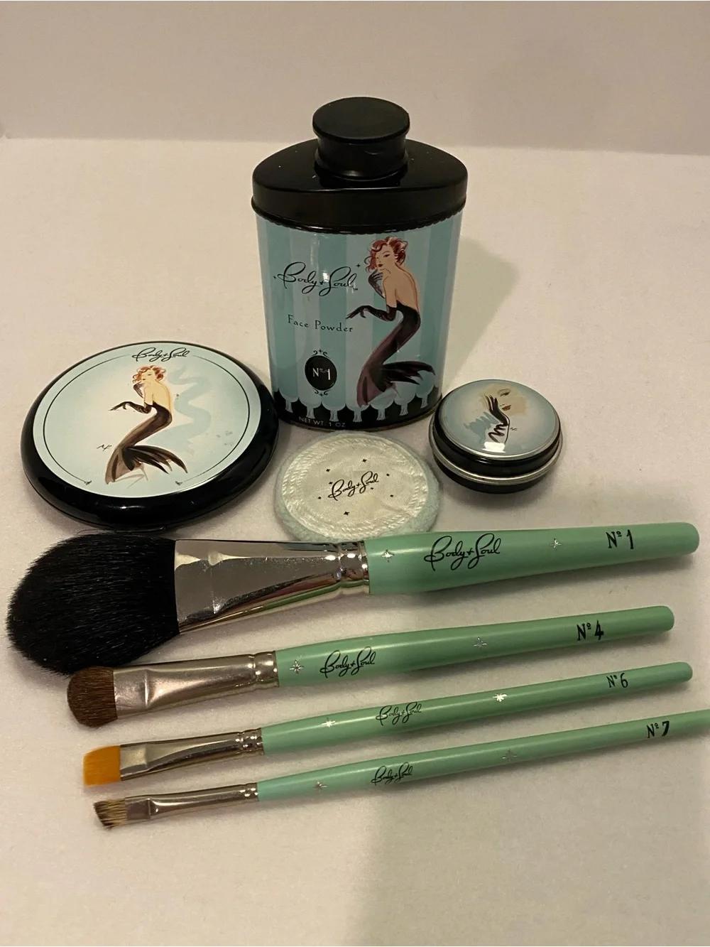 MinMakeup Brush Set & Face Powder